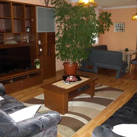 Apartament In 37946 *